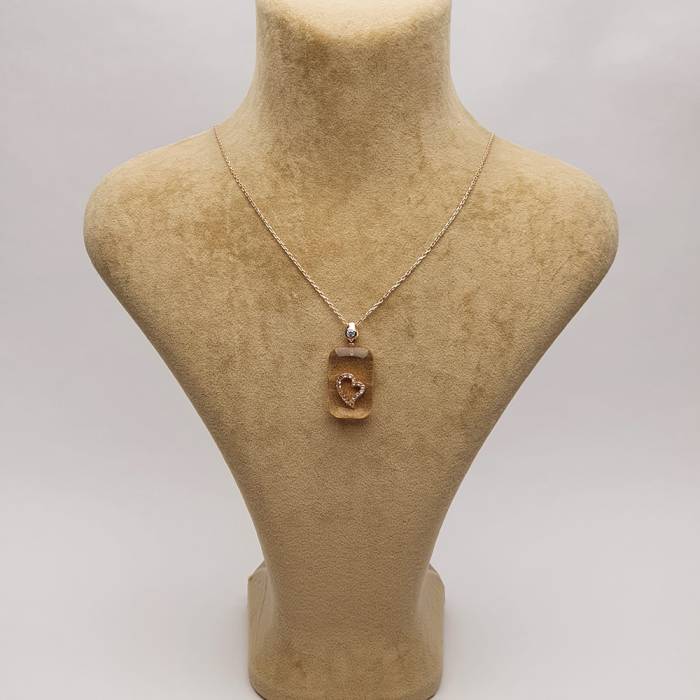 AmbeNus794 (Silver Heart Necklace)