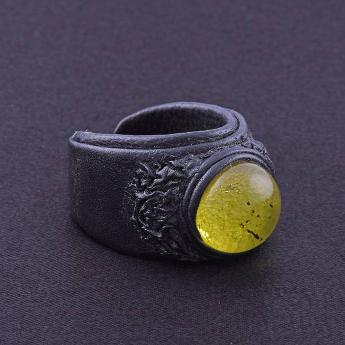 Drop Amber Ring 5.7 gr Green Stone Leather