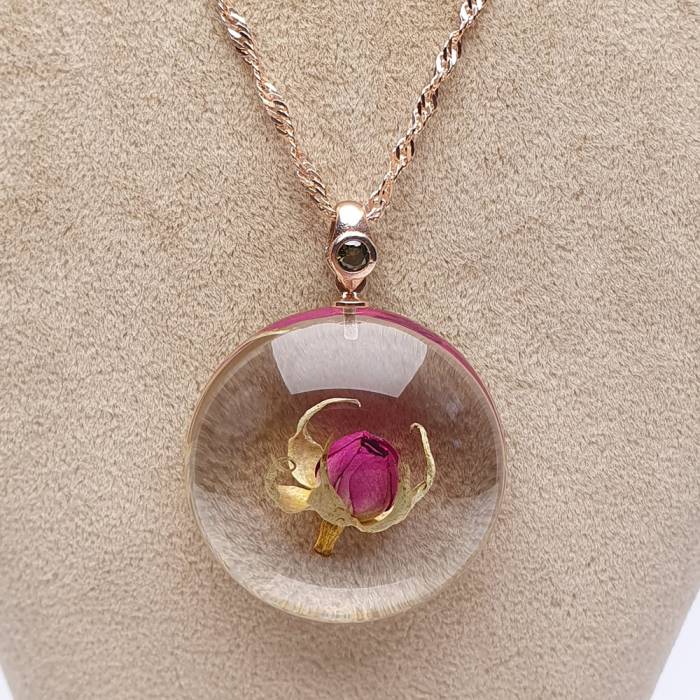 IceNus437 Rose Necklace