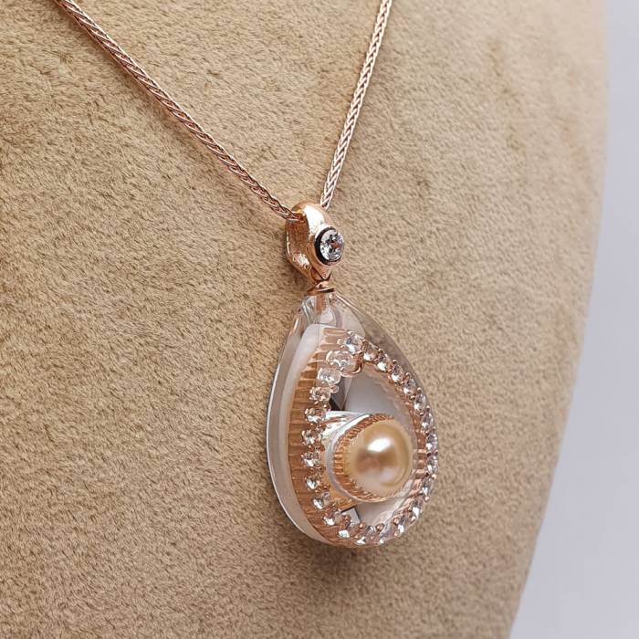 NusPearl012 Pearl & Mother of Pearl Necklace