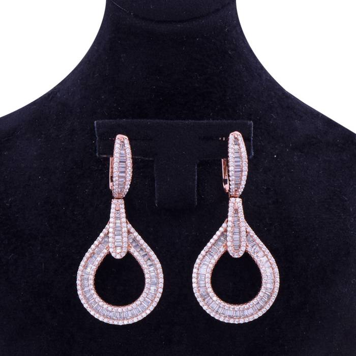 Baget Taşlı Rose Gold Sallantılı Küpe